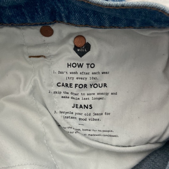 Madewell classic straight jeans in the size 25 tall - Picture 7 of 7